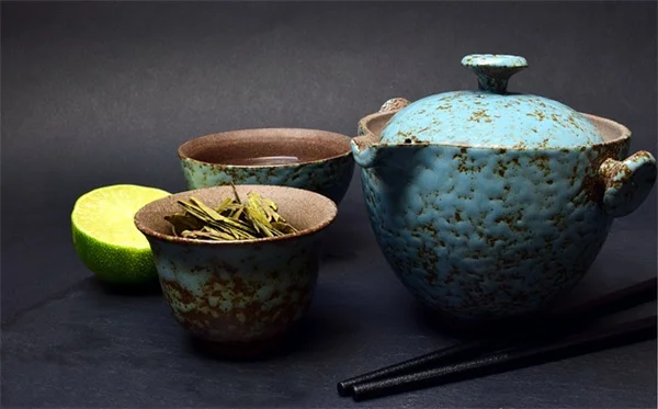 徒長した観葉植物を復活させる剪定方法｜プロが実践するたった1つの切り戻しで3週間後にはモコモコに