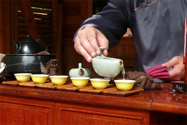 自然石の飛び石でオプラの茶室風ガーデンを作る3つのコツ